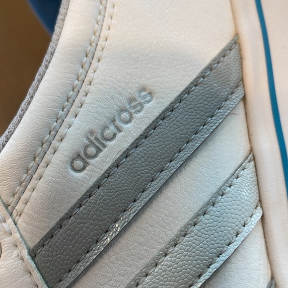 Adidas size 7 - great preowned condition. (SB 1) - Picture 8 of 8